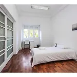 Houze Spacious 9 Bedroom Flat In Central Lisbon *